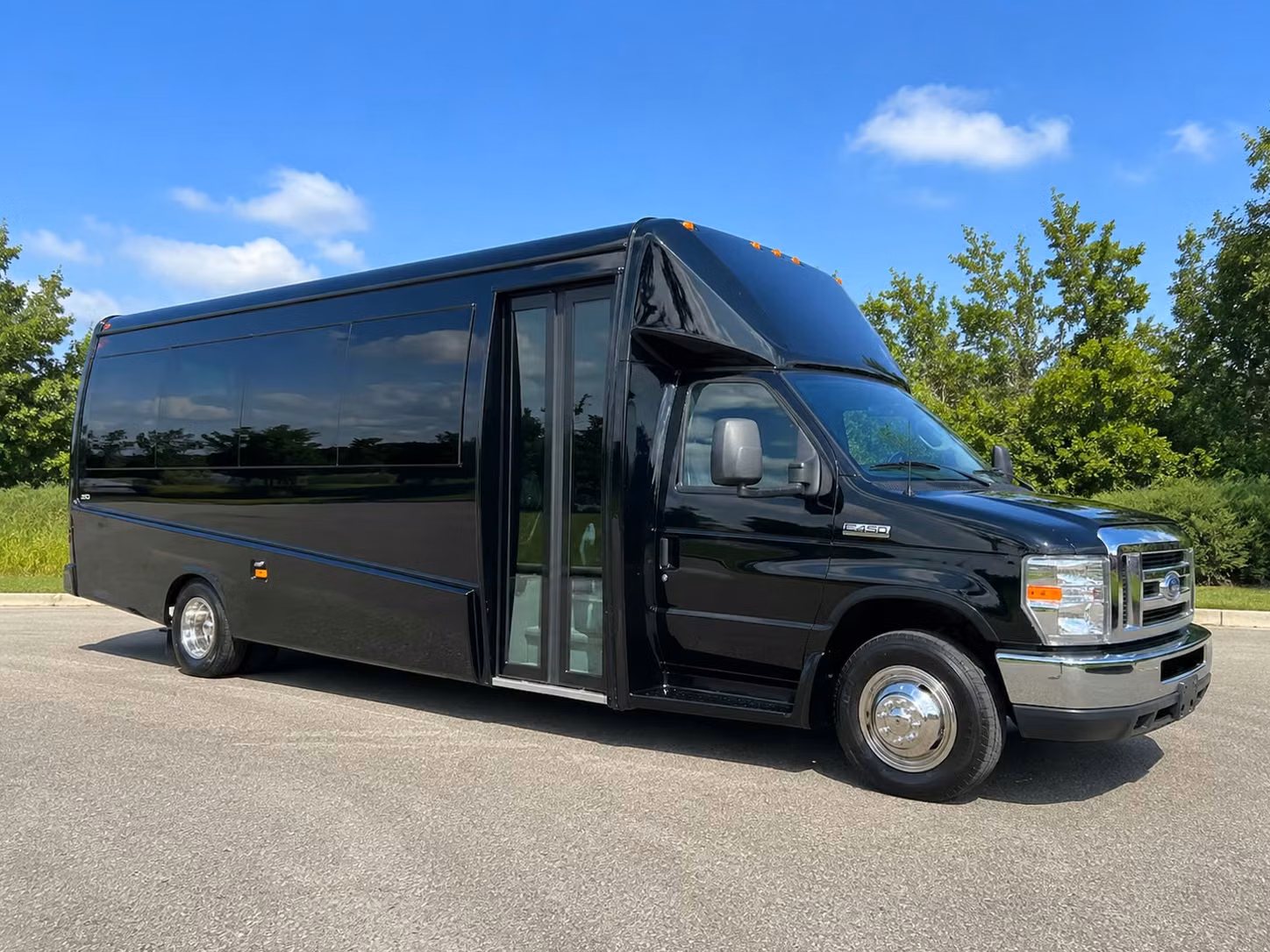 15 passenger minibus